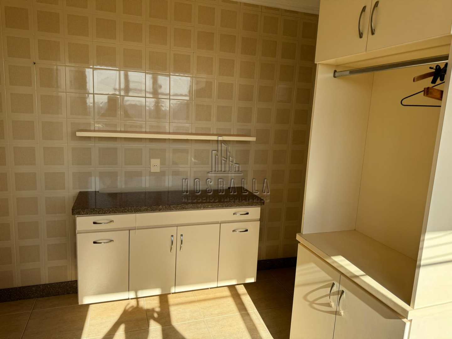 Apartamento para alugar com 4 quartos, 195m² - Foto 9