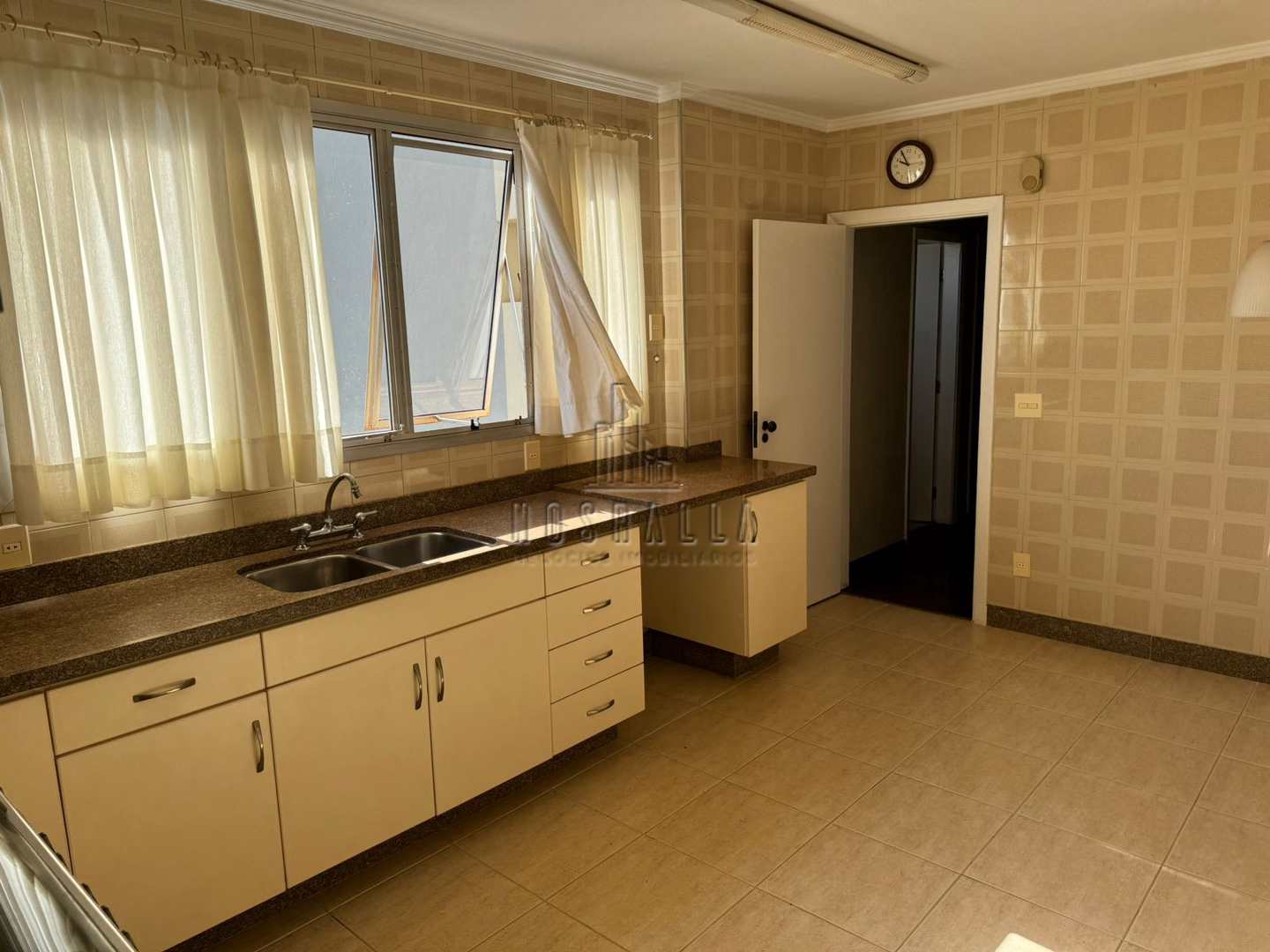 Apartamento para alugar com 4 quartos, 195m² - Foto 7