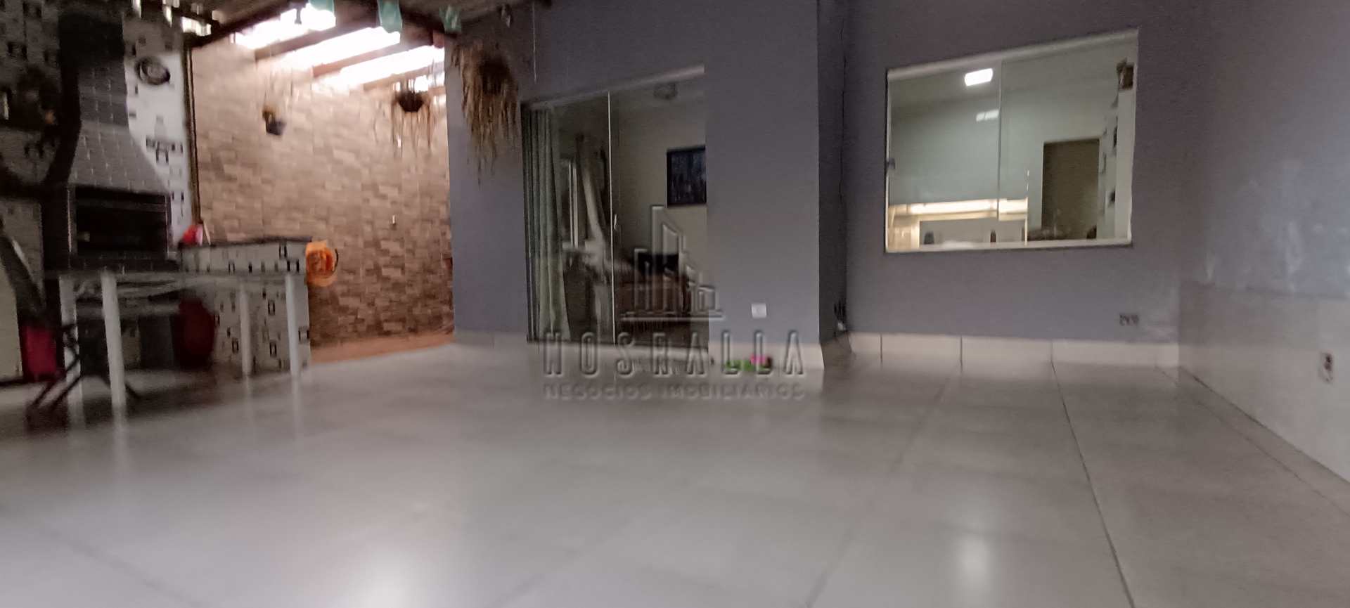 Casa à venda com 2 quartos, 110m² - Foto 1