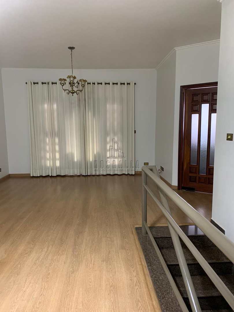 Sobrado à venda com 3 quartos, 272m² - Foto 1