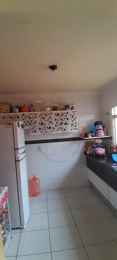 Casa à venda com 2 quartos, 65m² - Foto 5