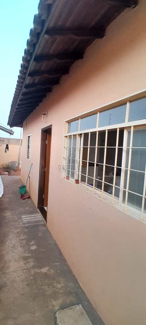 Casa à venda com 2 quartos, 65m² - Foto 2