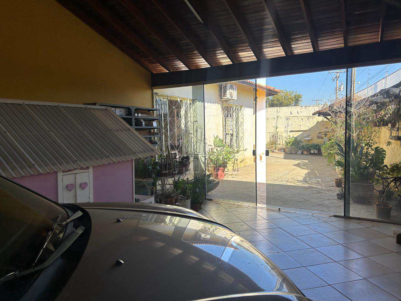 Casa para alugar com 4 quartos, 275m² - Foto 2