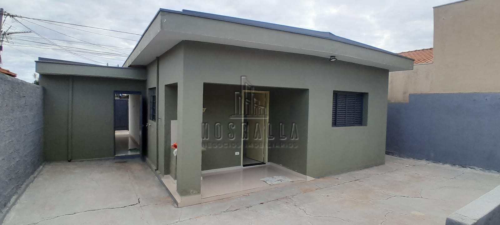 Casa à venda com 2 quartos, 81m² - Foto 1