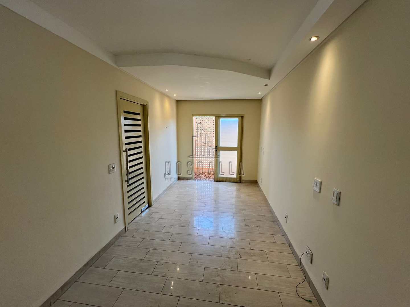 Apartamento à venda com 3 quartos, 73m² - Foto 2