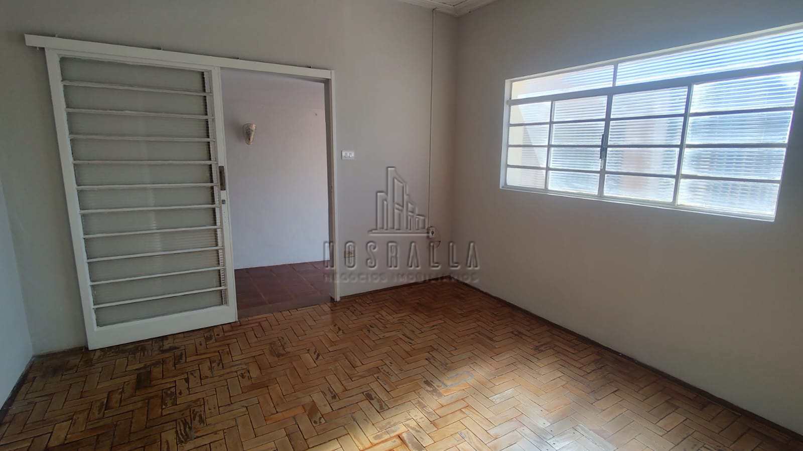 Casa à venda com 3 quartos, 234m² - Foto 2