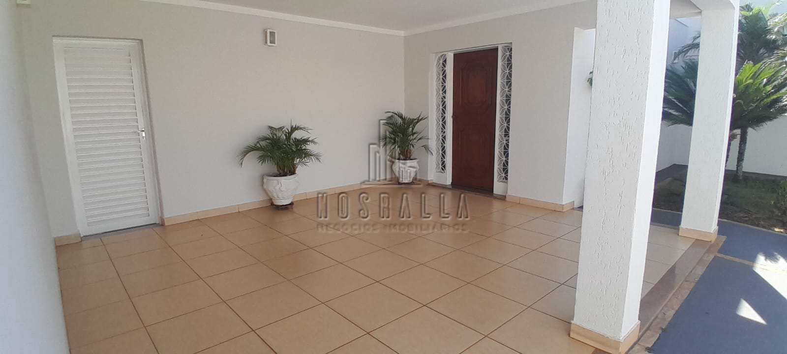 Casa à venda e aluguel com 3 quartos, 194m² - Foto 3