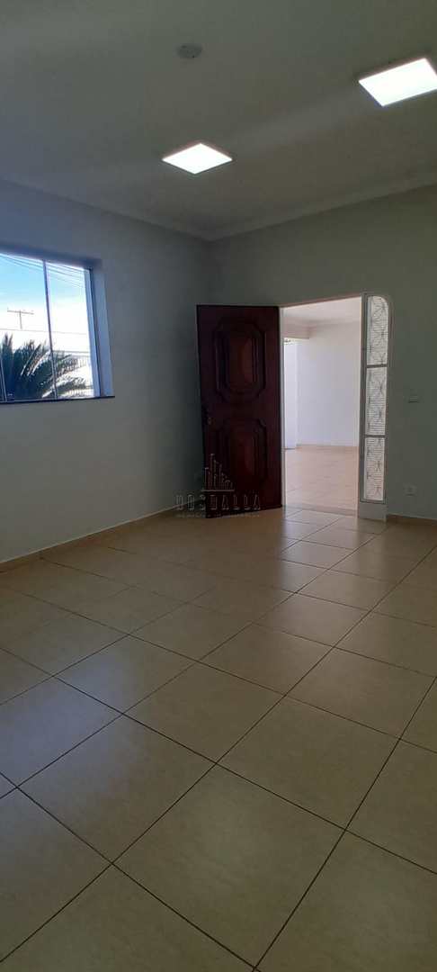 Casa à venda e aluguel com 3 quartos, 194m² - Foto 4