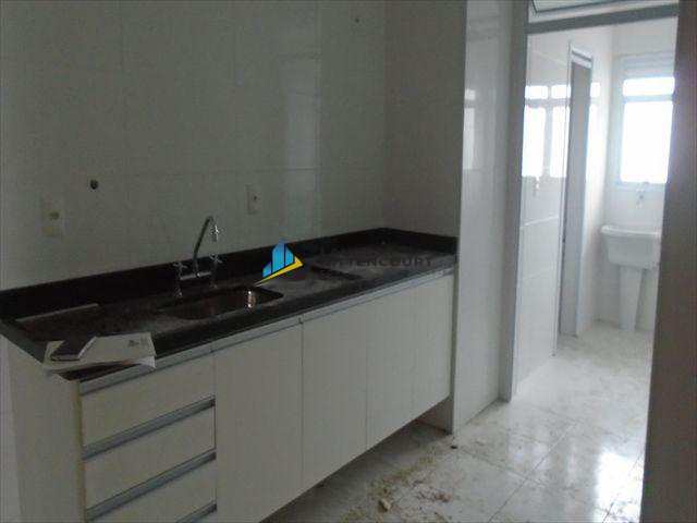 Apartamento à venda com 3 quartos - Foto 12