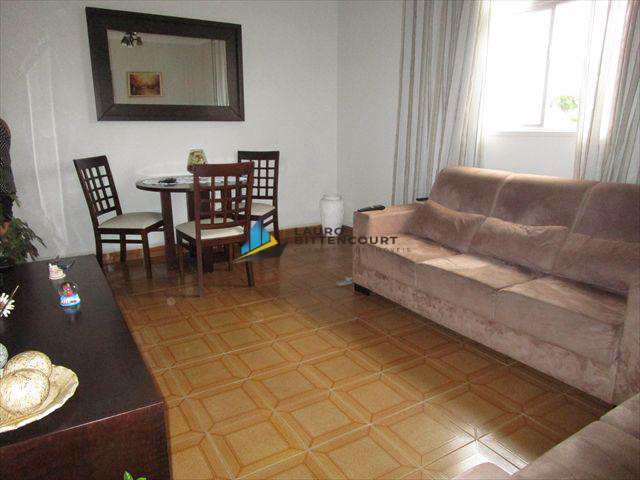 Apartamento à venda com 2 quartos, 75m² - Foto 2