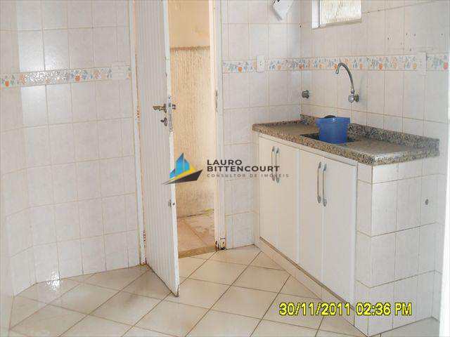 Casa à venda com 2 quartos, 65m² - Foto 4