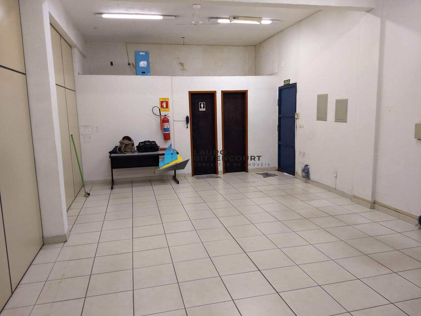 Depósito-Galpão-Armazém para alugar, 235m² - Foto 6