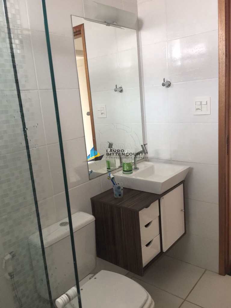 Apartamento à venda com 2 quartos, 70m² - Foto 4