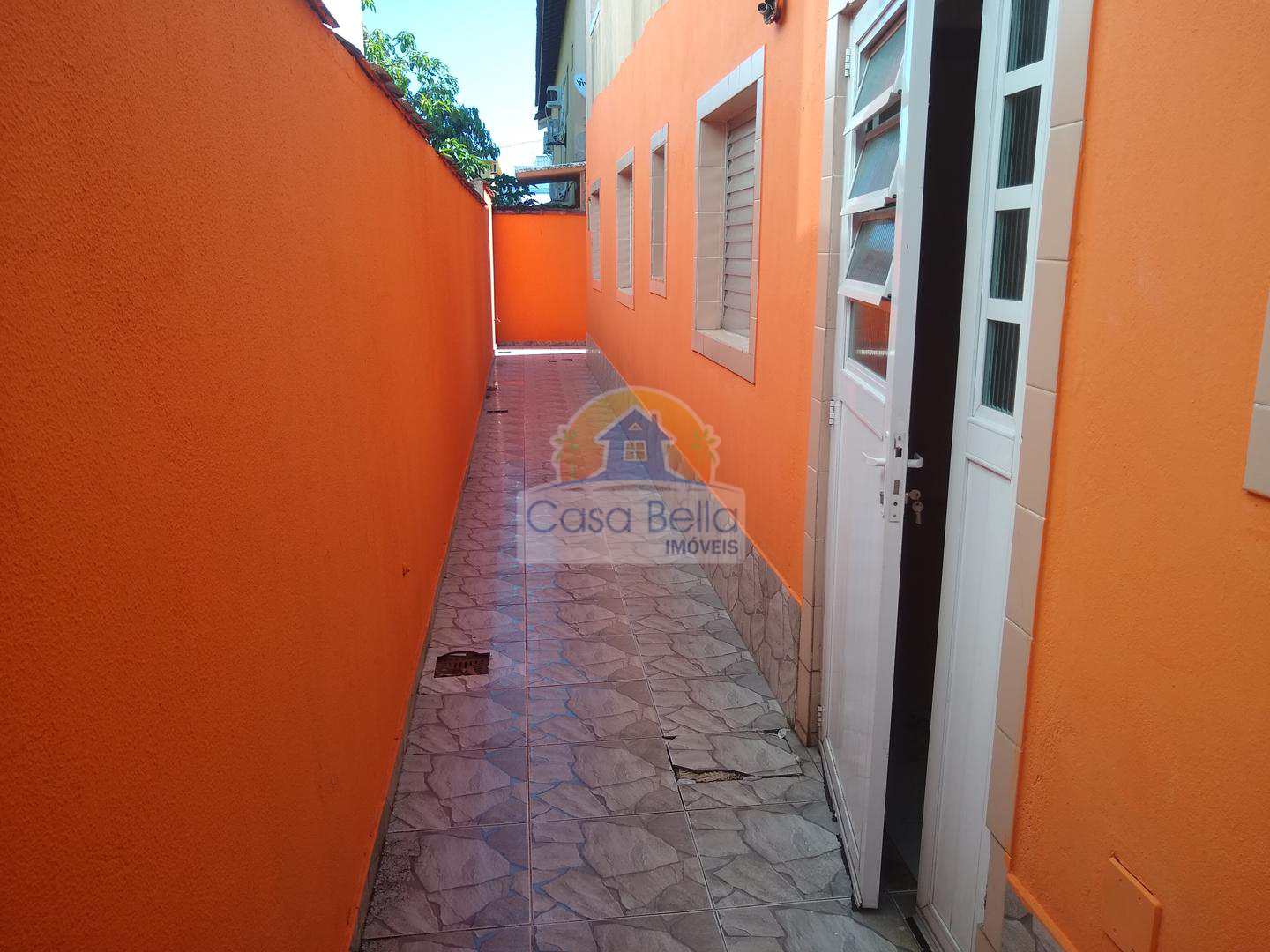 Casa com 3 dorms, Vila Santa Rosa, Guarujá - R$ 320 mil 