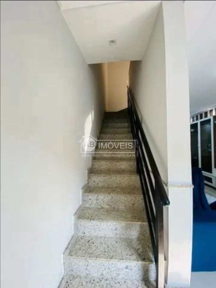 Casa à venda com 3 quartos, 169m² - Foto 8