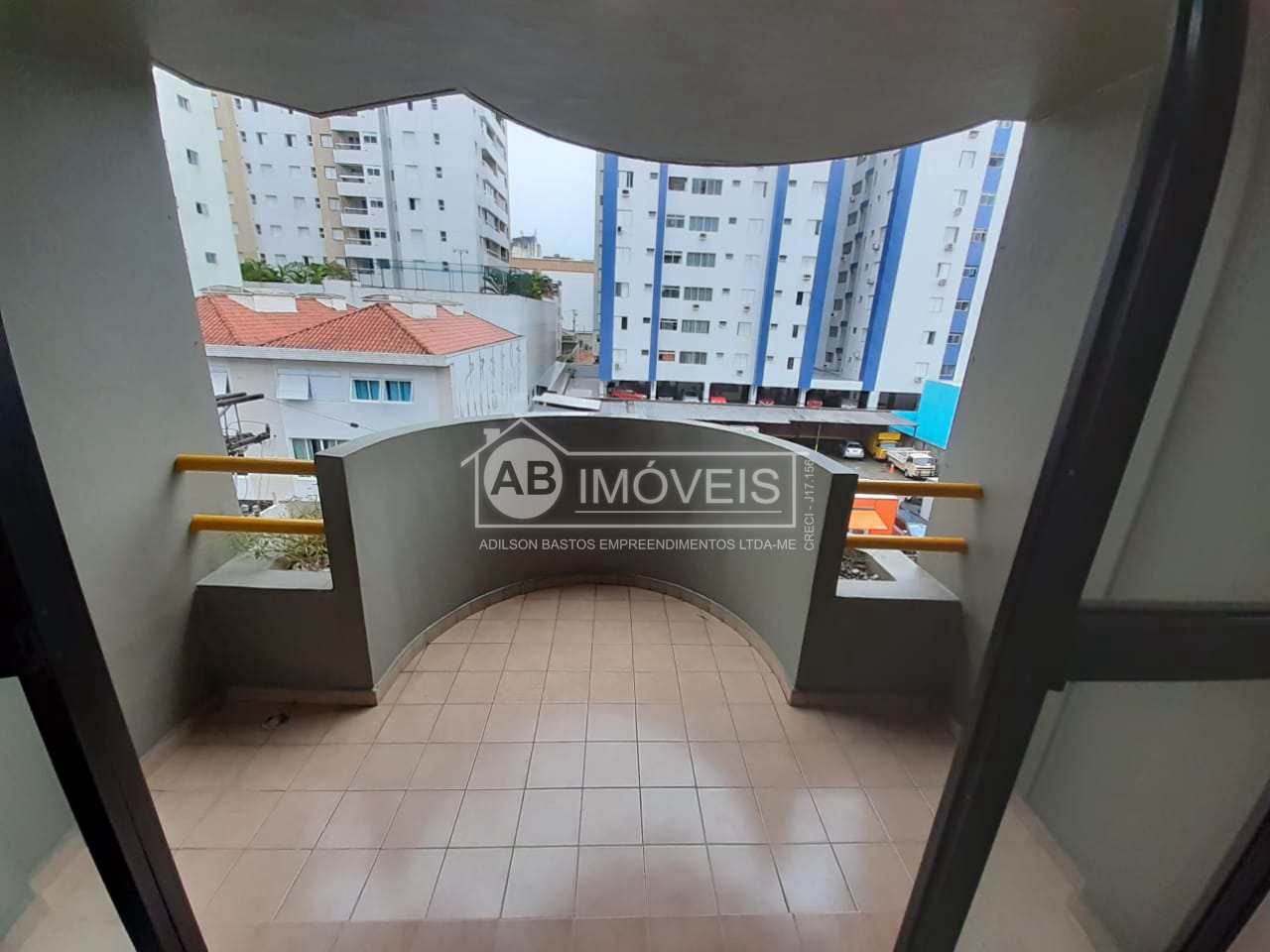 Apartamento à venda com 1 quarto, 60m² - Foto 4