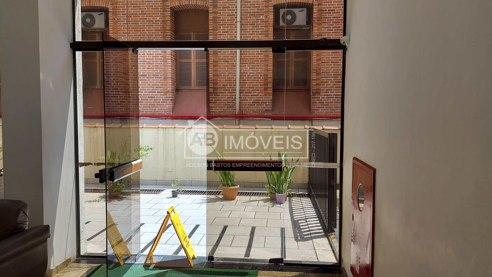 Apartamento à venda com 2 quartos, 75m² - Foto 23