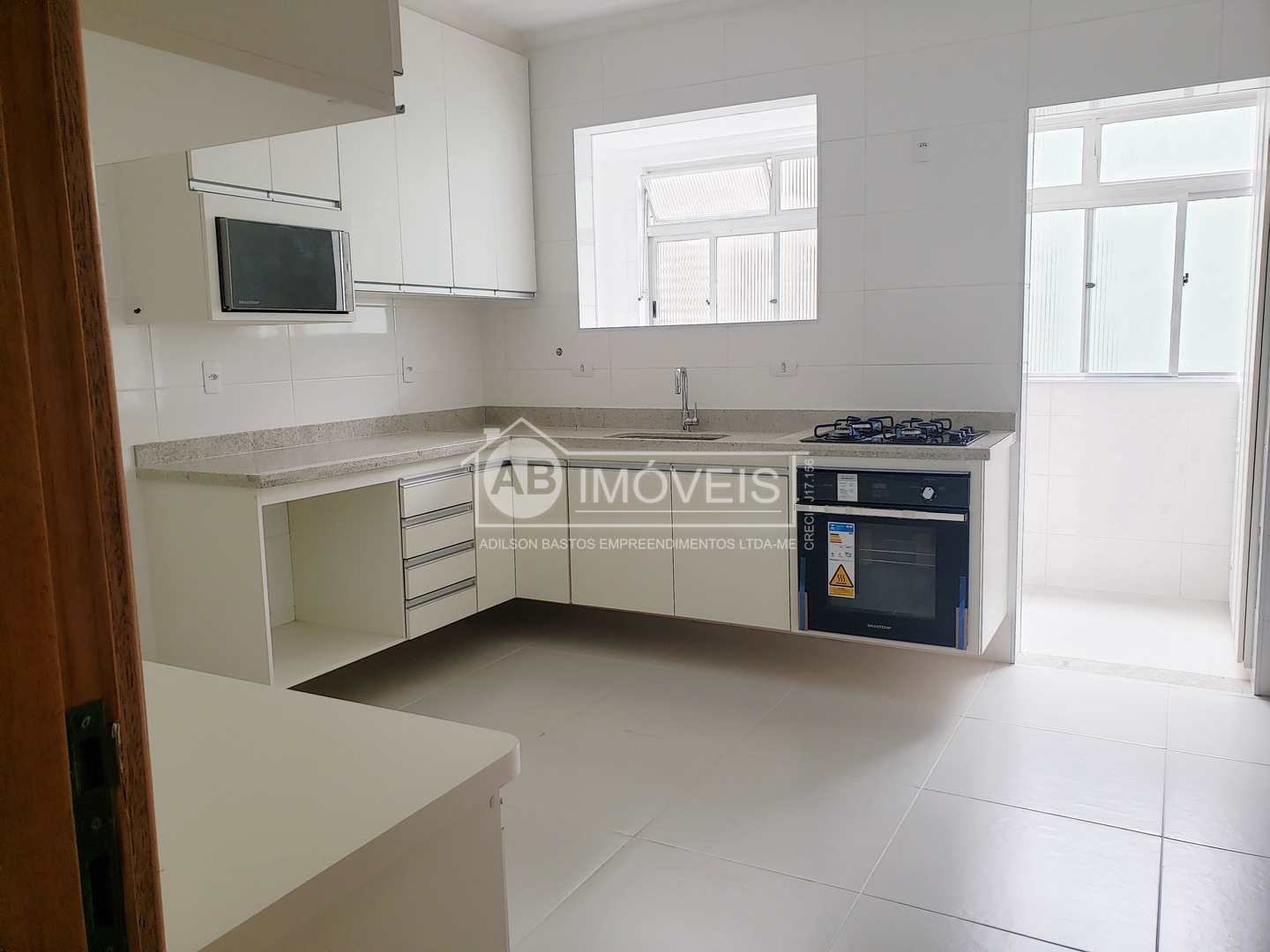 Apartamento para alugar com 2 quartos, 75m² - Foto 1