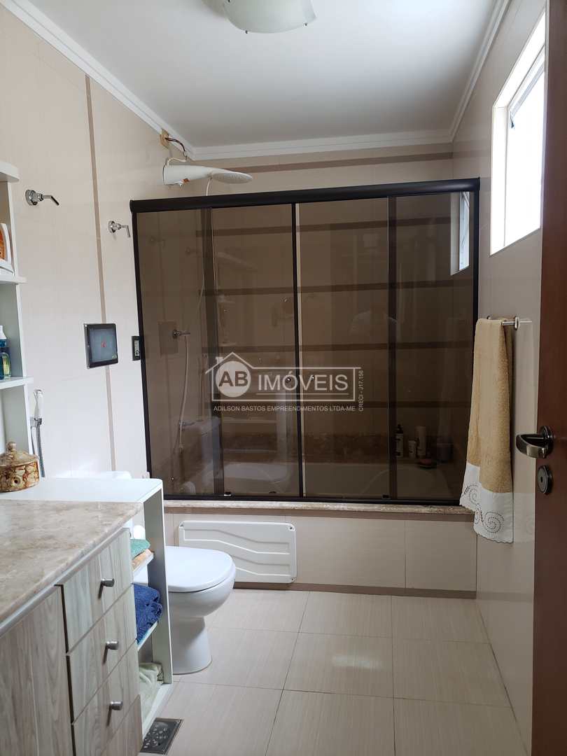 Sobrado à venda com 4 quartos, 320m² - Foto 58