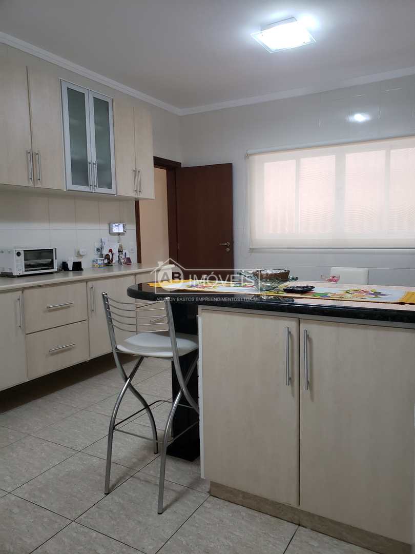 Sobrado à venda com 4 quartos, 320m² - Foto 41