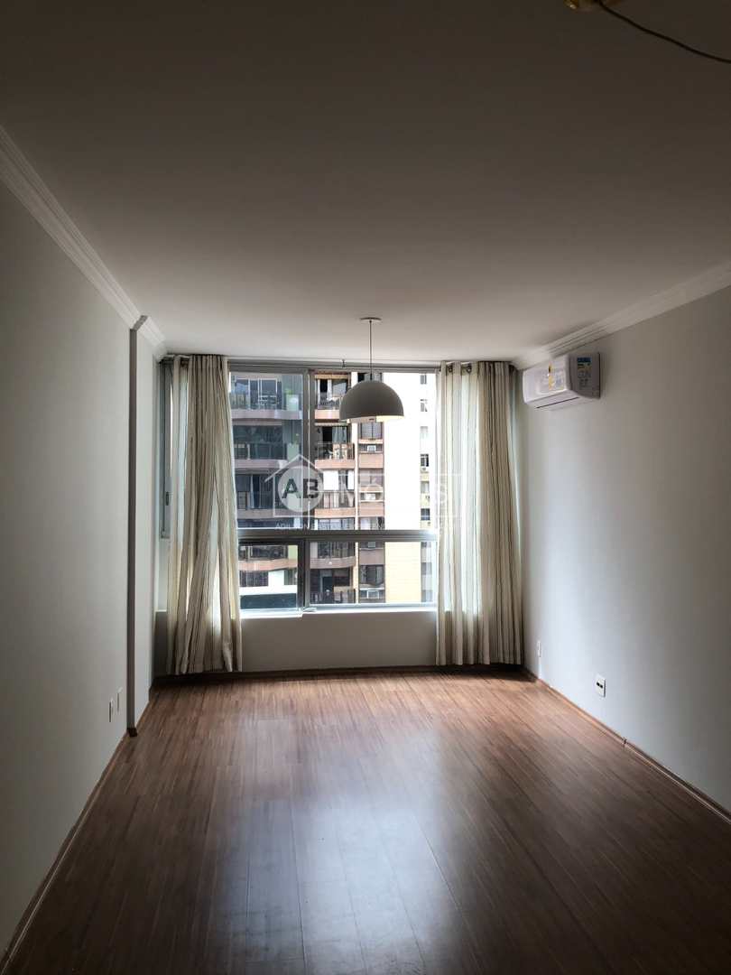 Apartamento à venda com 2 quartos, 76m² - Foto 3