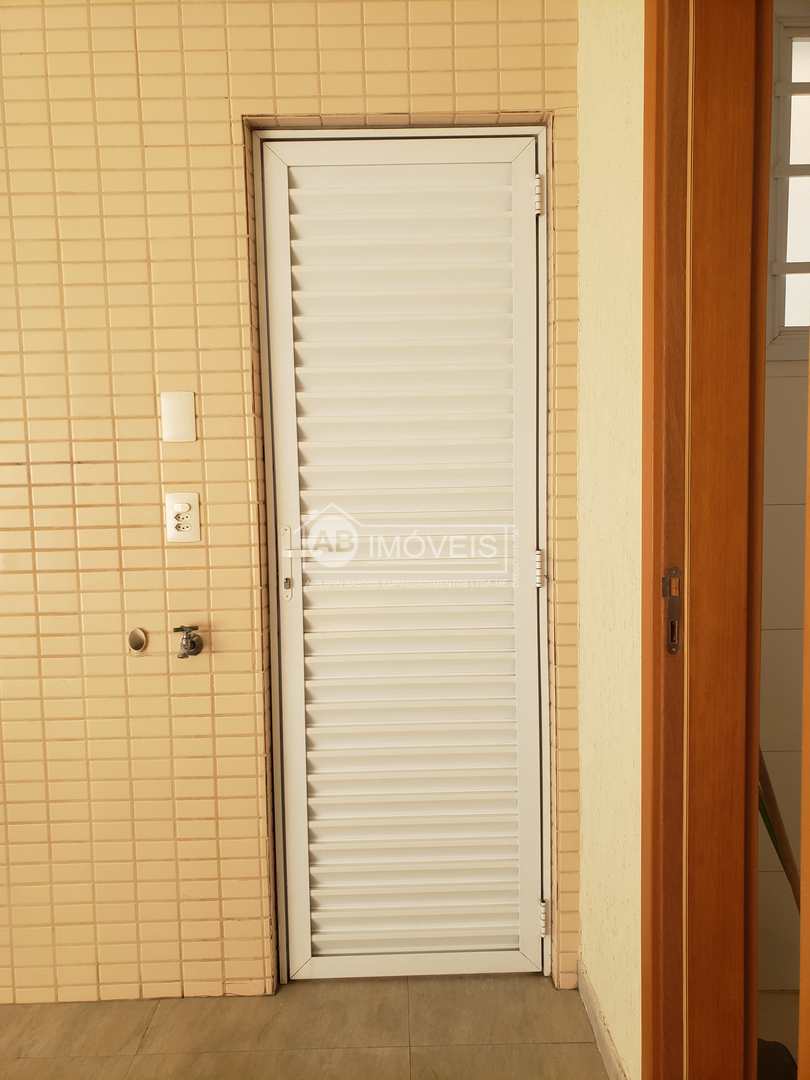 Sobrado à venda e aluguel com 3 quartos, 169m² - Foto 25