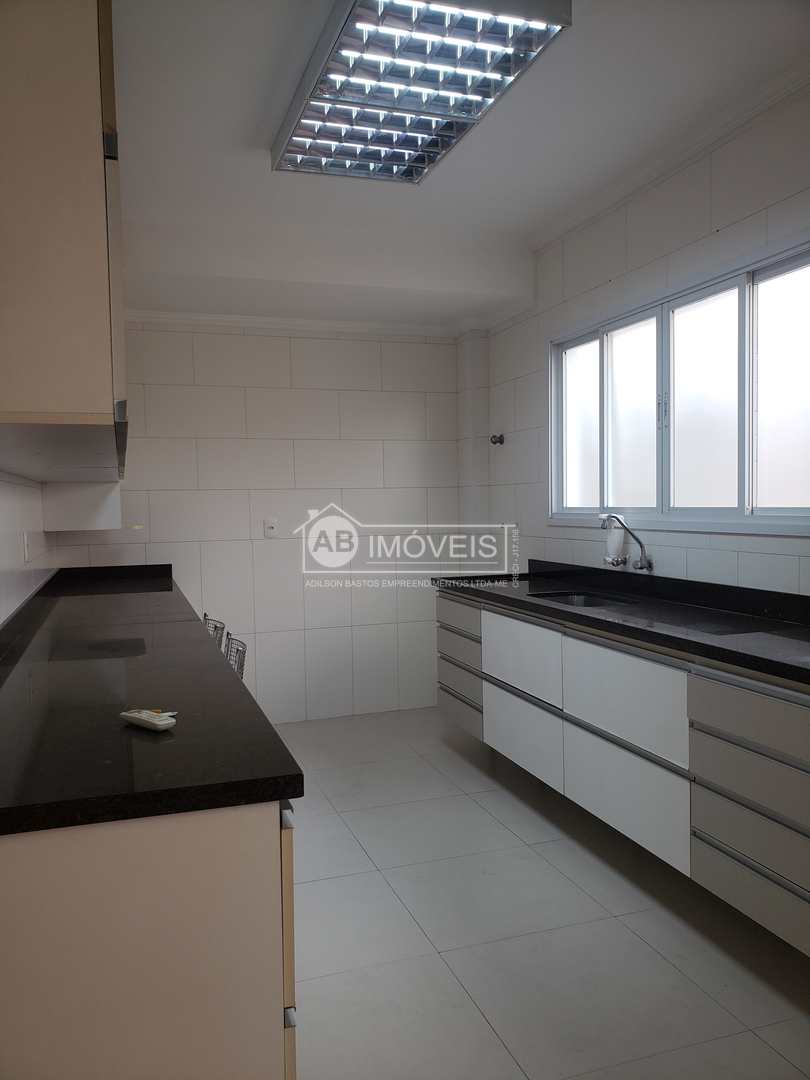 Sobrado à venda e aluguel com 3 quartos, 169m² - Foto 3