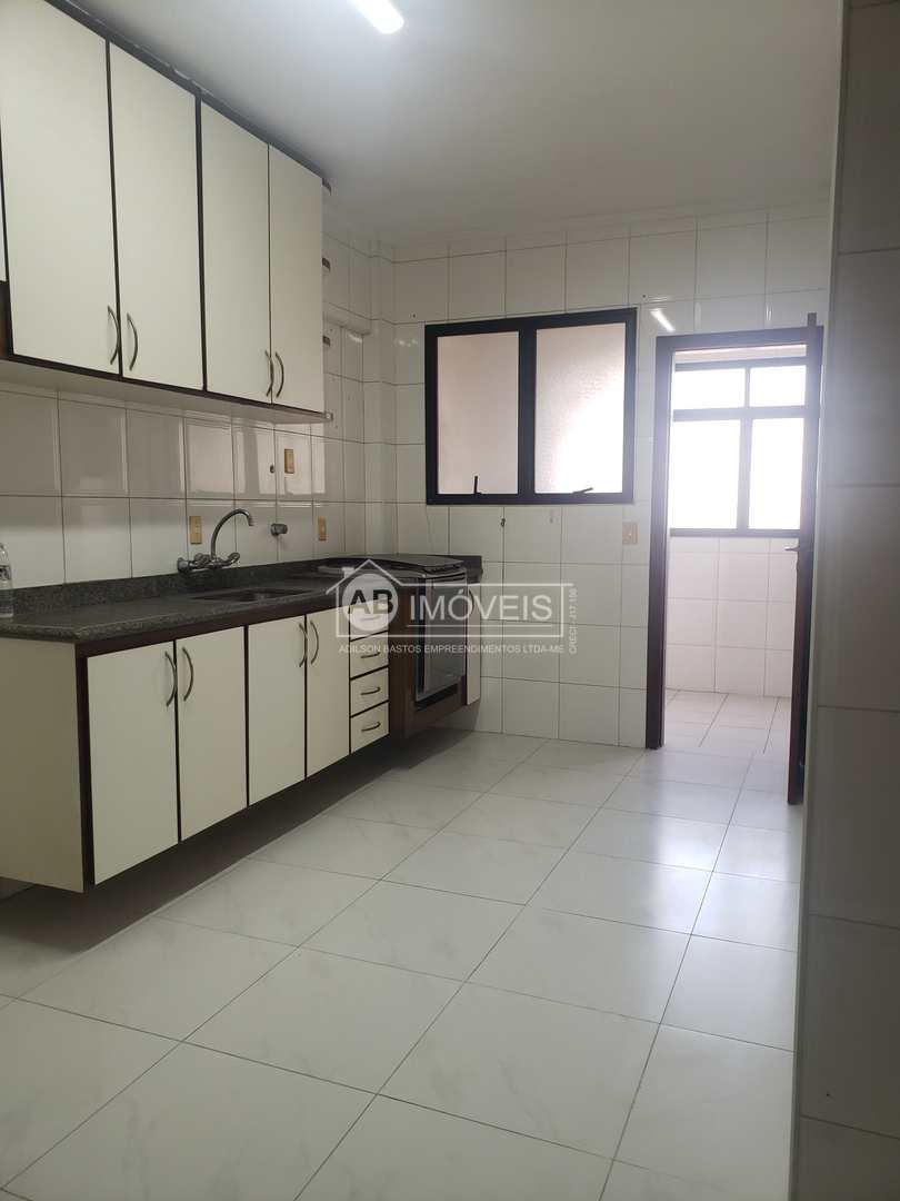 Apartamento à venda com 3 quartos, 131m² - Foto 7