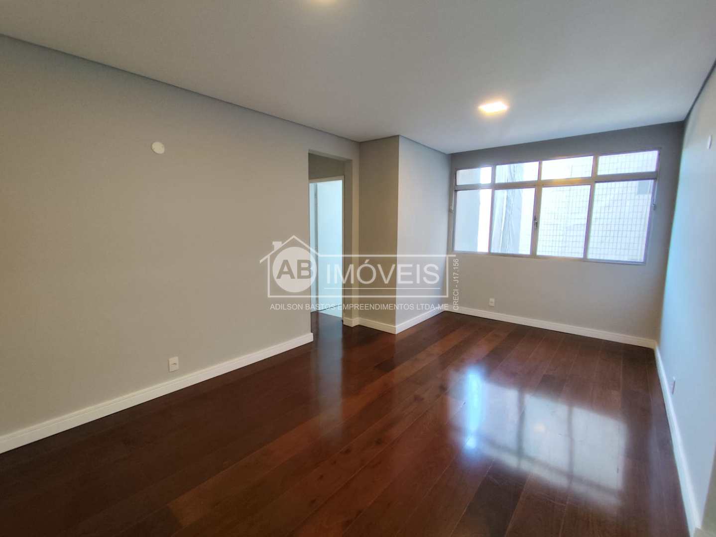 Apartamento à venda com 2 quartos, 90m² - Foto 2