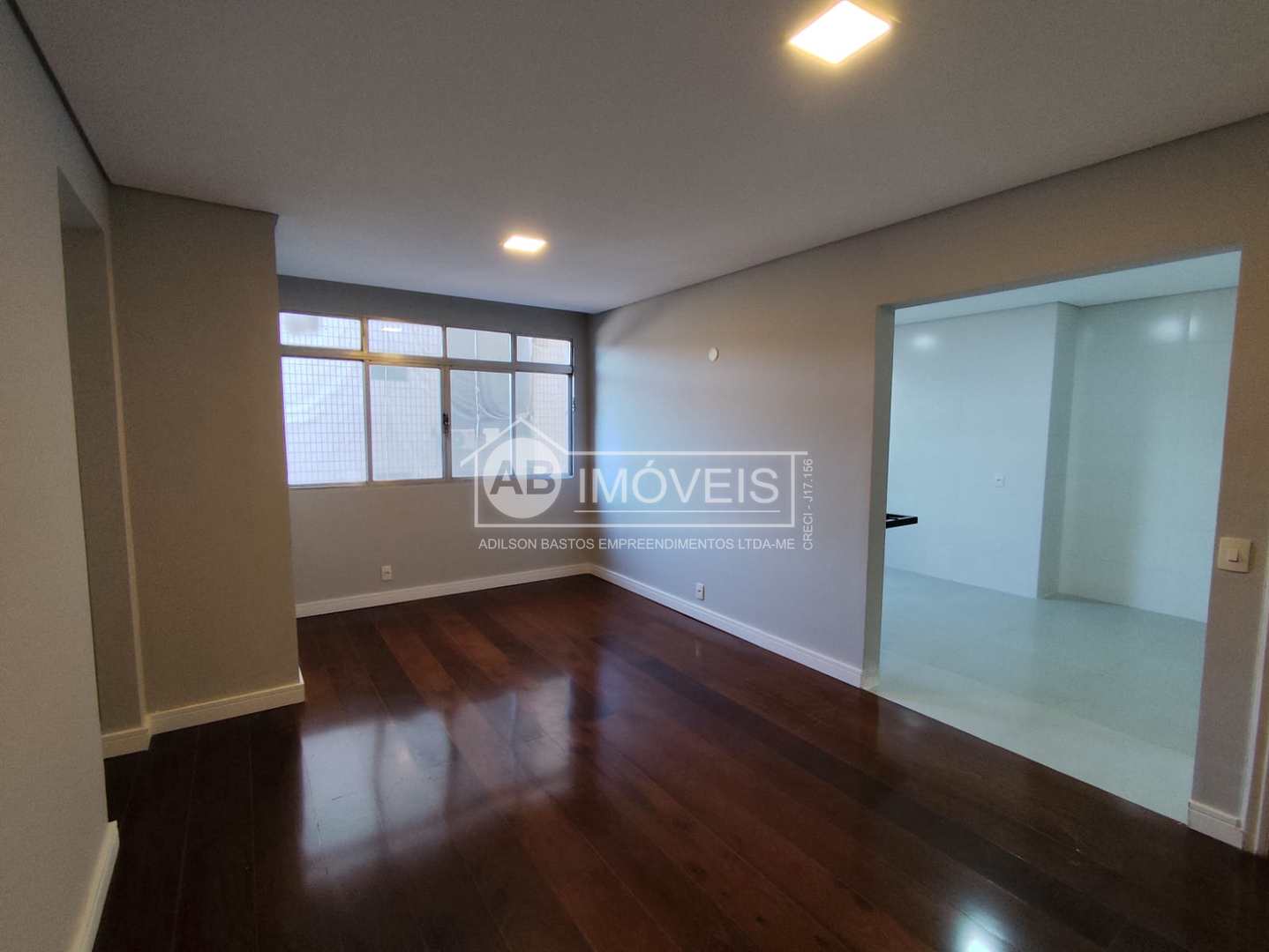 Apartamento à venda com 2 quartos, 90m² - Foto 3