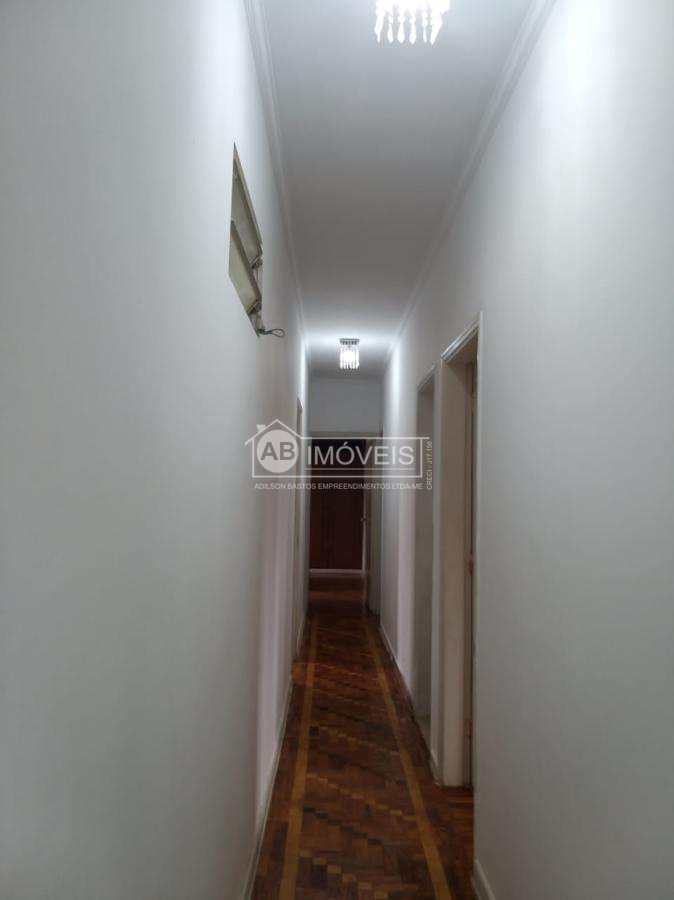 Casa à venda com 4 quartos, 250m² - Foto 11