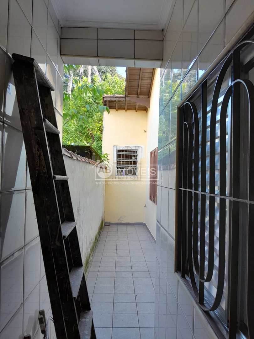 Casa à venda com 4 quartos, 97m² - Foto 17