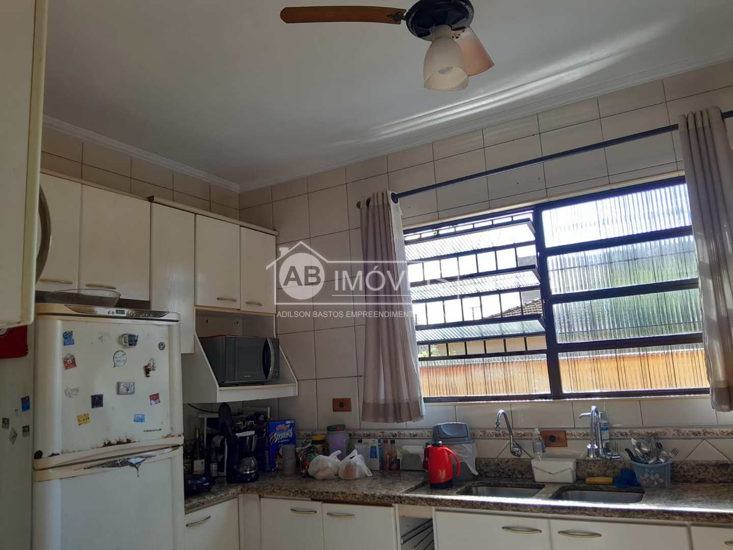 Casa à venda com 4 quartos, 97m² - Foto 4