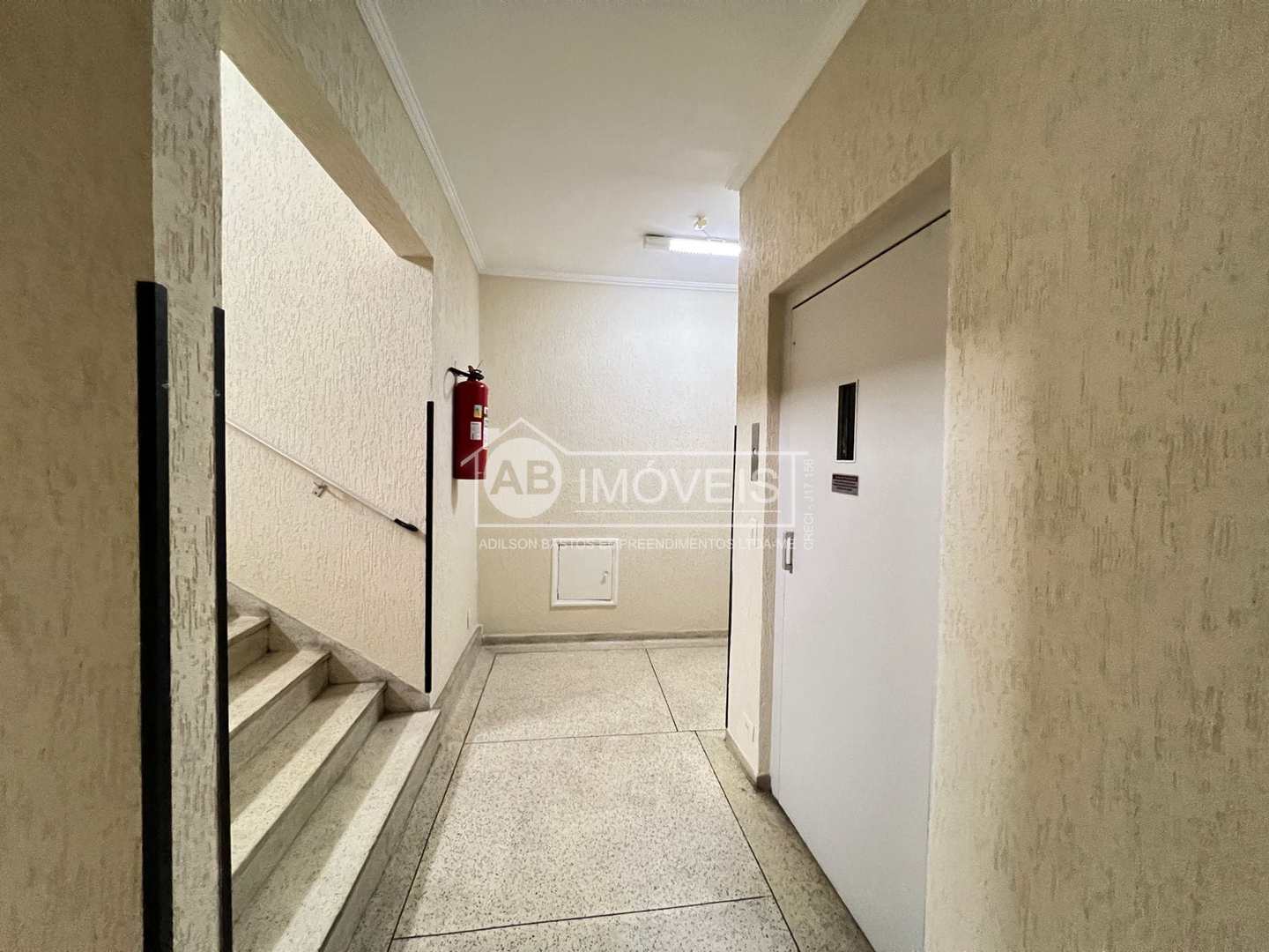 Apartamento à venda com 2 quartos, 70m² - Foto 19