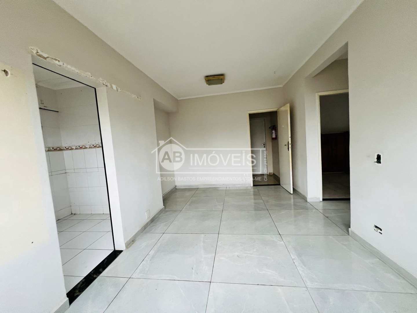 Apartamento à venda com 2 quartos, 70m² - Foto 1