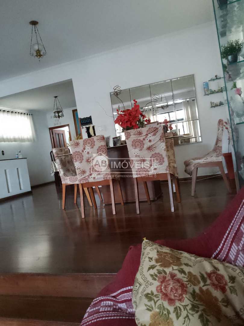 Casa à venda com 3 quartos, 182m² - Foto 3