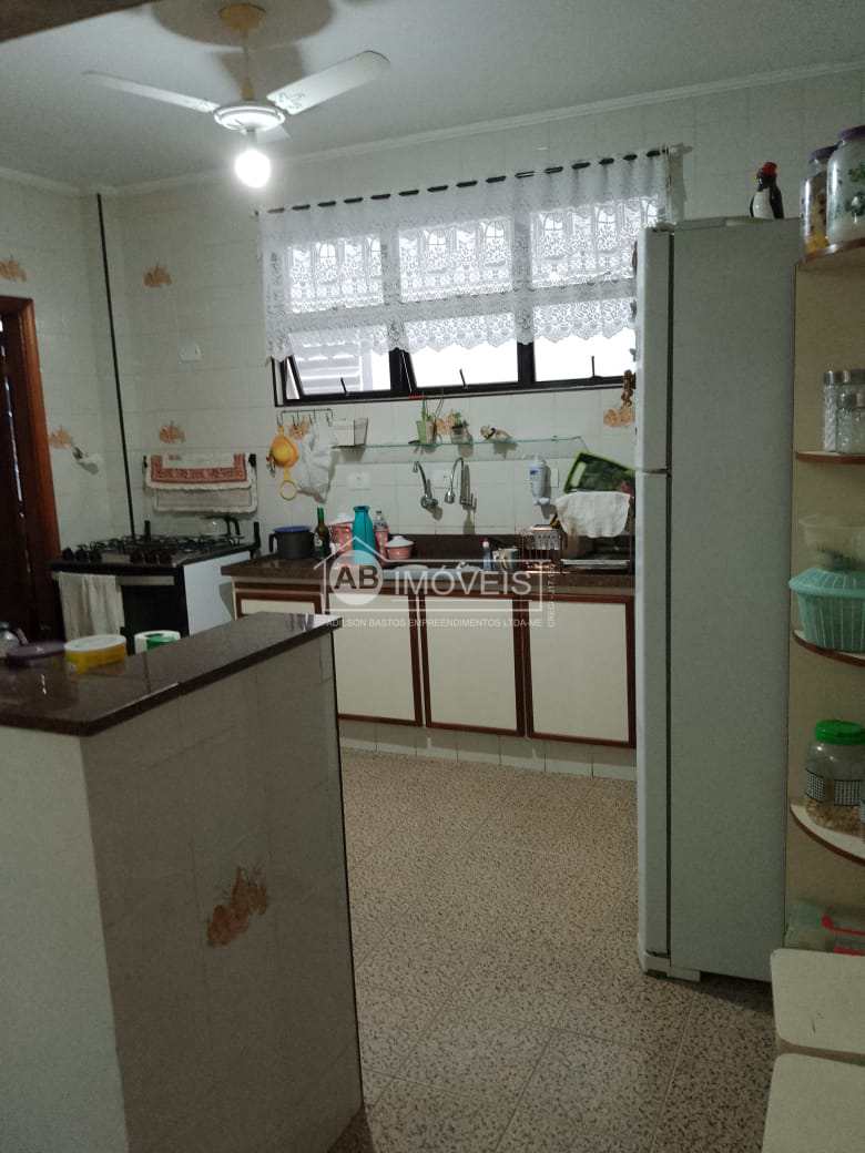 Casa à venda com 3 quartos, 182m² - Foto 4
