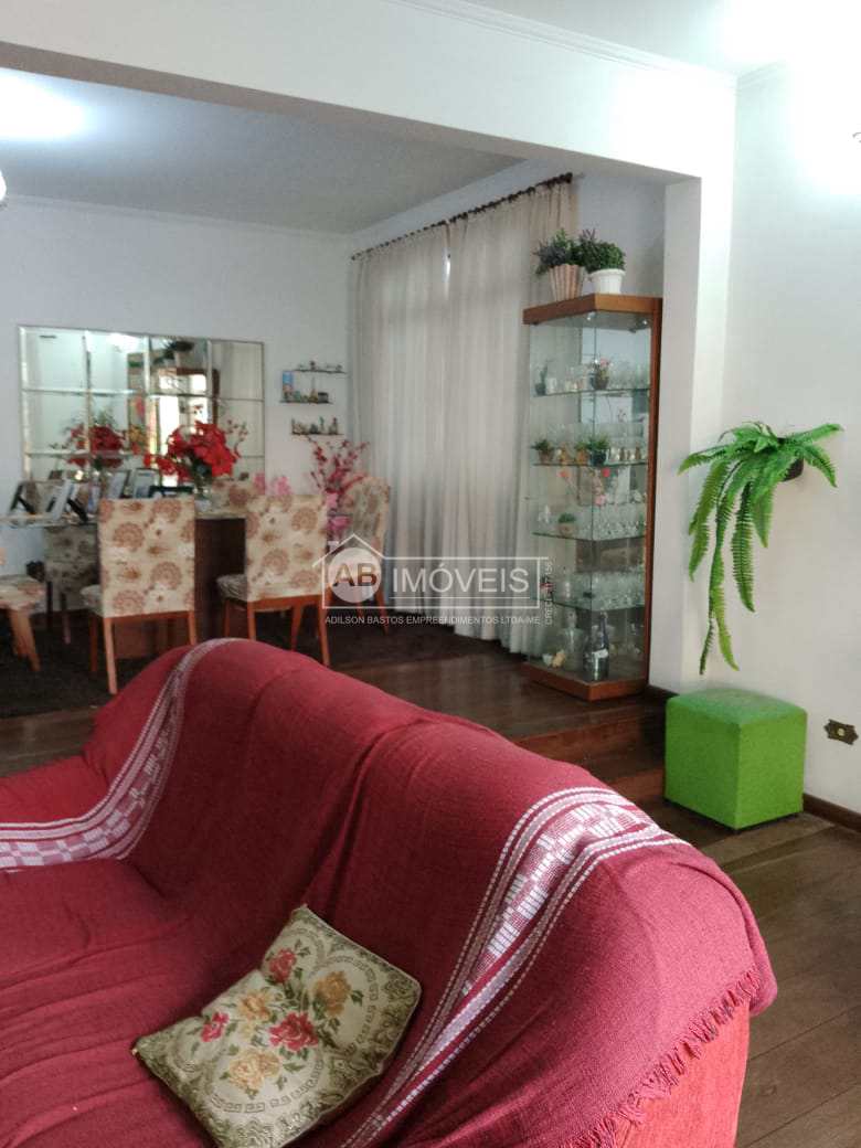 Casa à venda com 3 quartos, 182m² - Foto 2