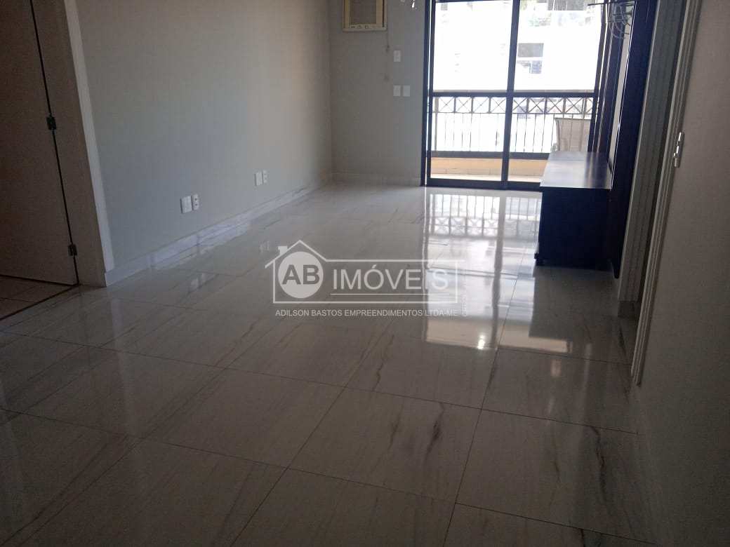 Apartamento para alugar com 3 quartos, 130m² - Foto 2