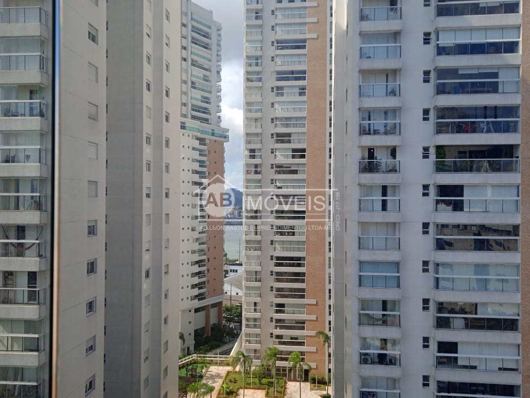Apartamento para alugar com 3 quartos, 130m² - Foto 4
