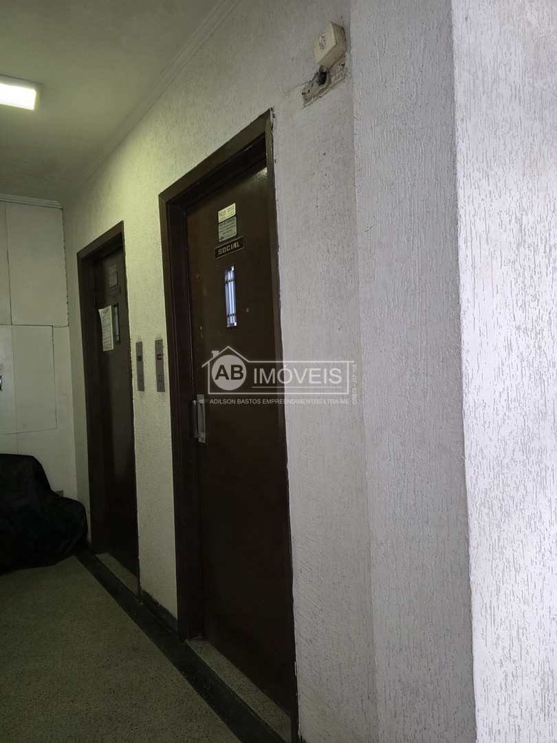Apartamento à venda com 1 quarto, 42m² - Foto 31