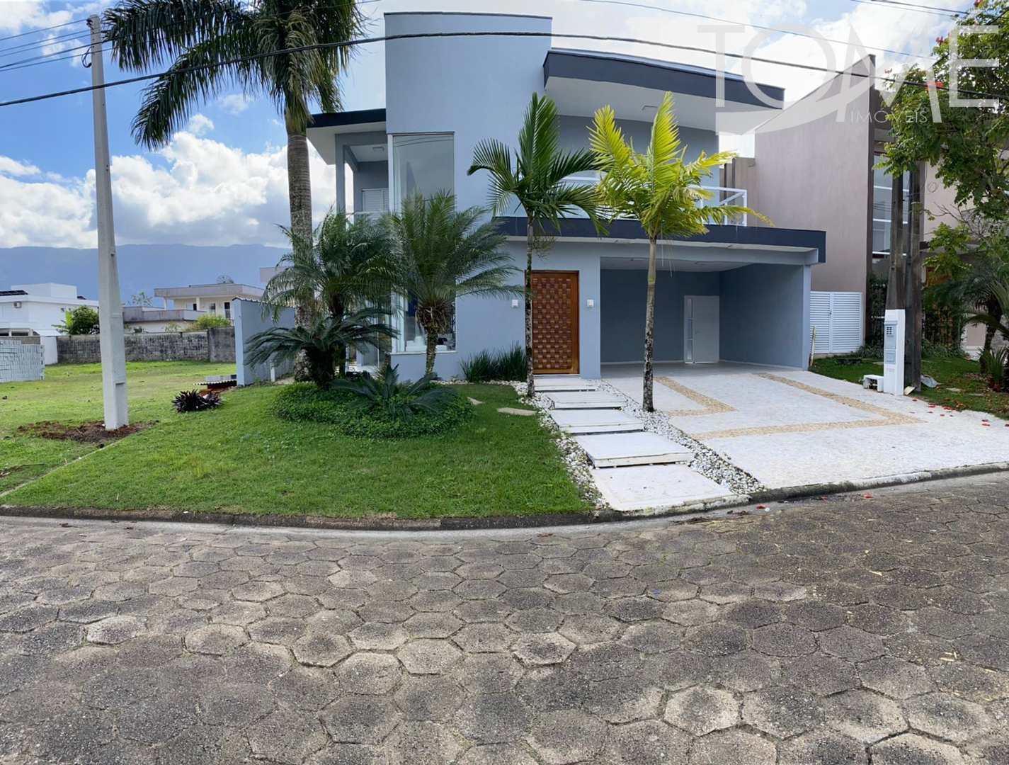 Casa de Condomínio à venda com 4 quartos, 300m² - Foto 2