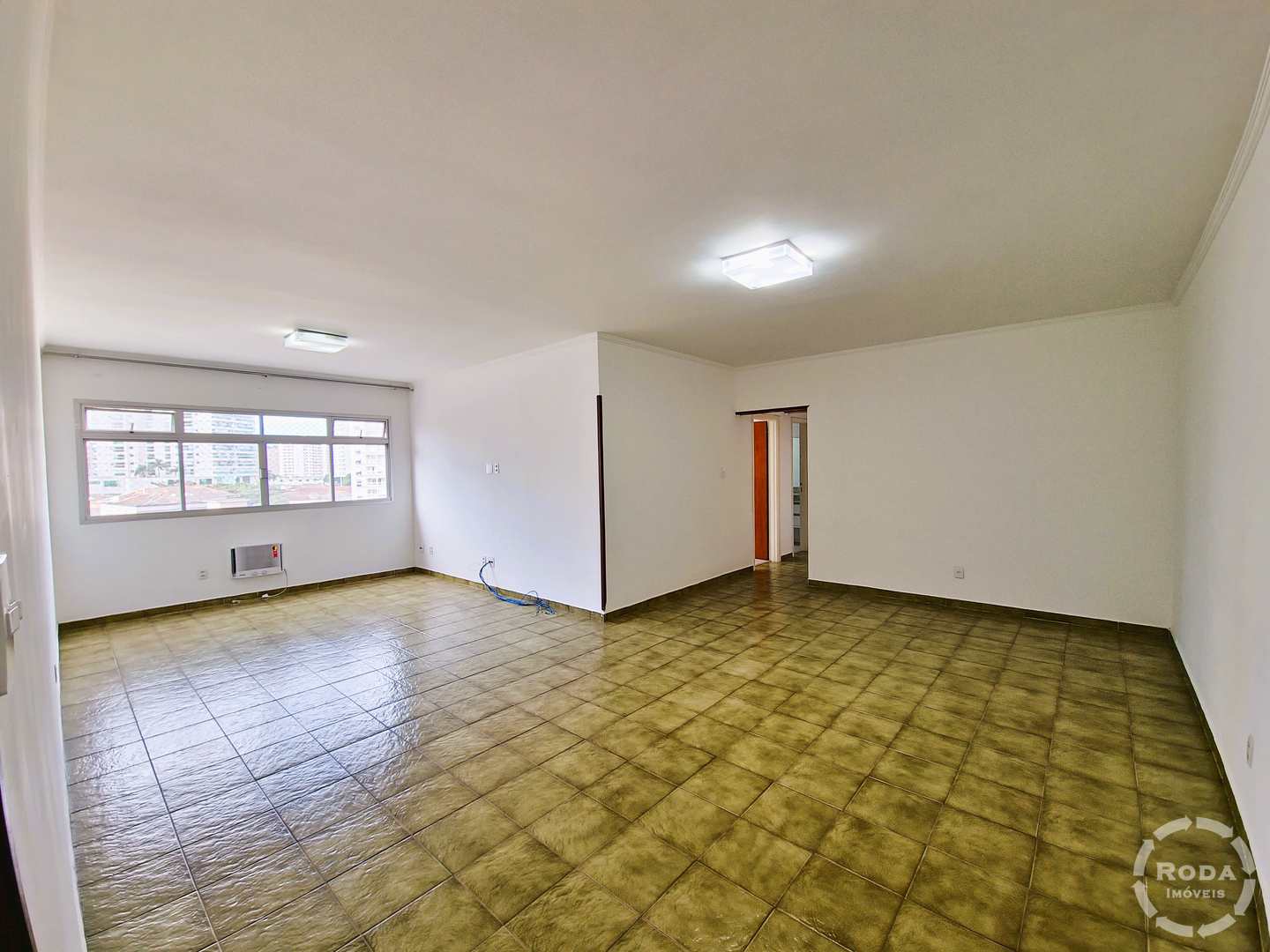 Apartamento à venda com 3 quartos, 160m² - Foto 2