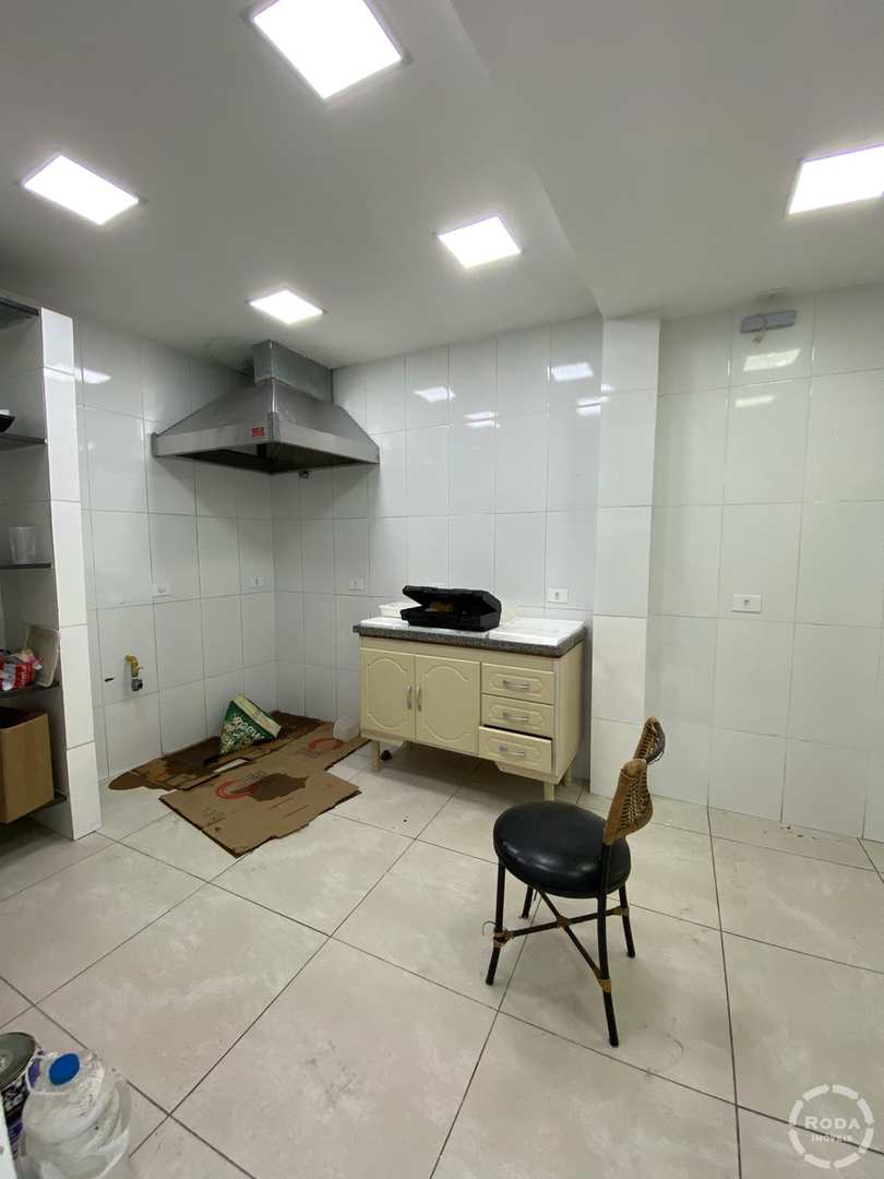 Casa para alugar com 3 quartos, 200m² - Foto 12