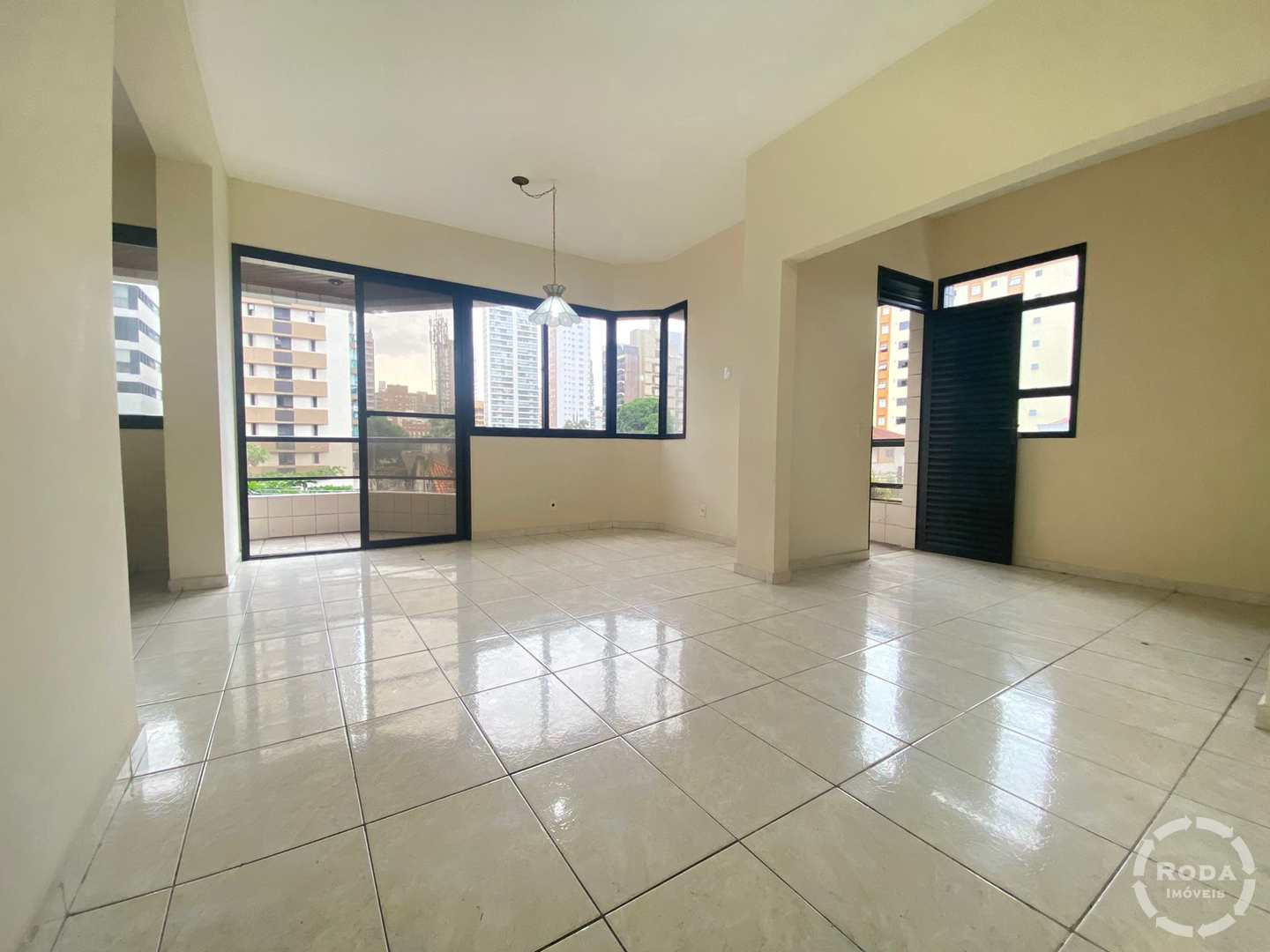 Apartamento à venda com 3 quartos, 190m² - Foto 3