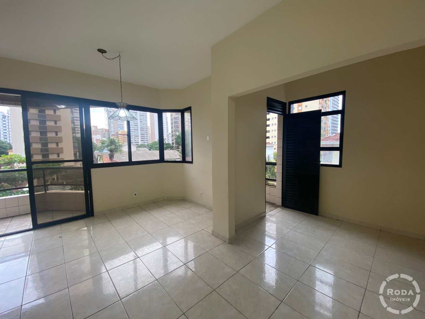 Apartamento à venda com 3 quartos, 190m² - Foto 1