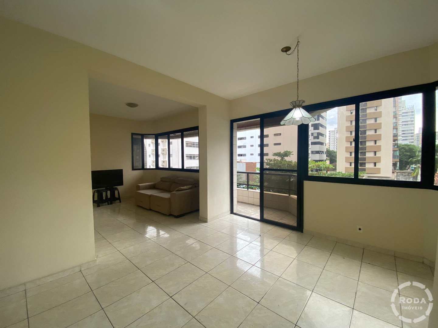 Apartamento à venda com 3 quartos, 190m² - Foto 2