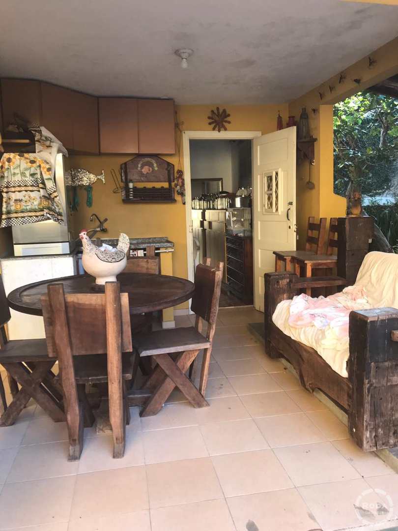 Casa à venda com 5 quartos, 300m² - Foto 13