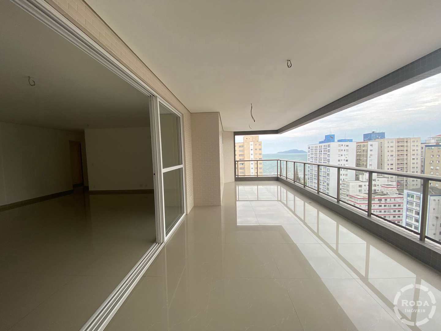 Apartamento à venda com 3 quartos, 210m² - Foto 1