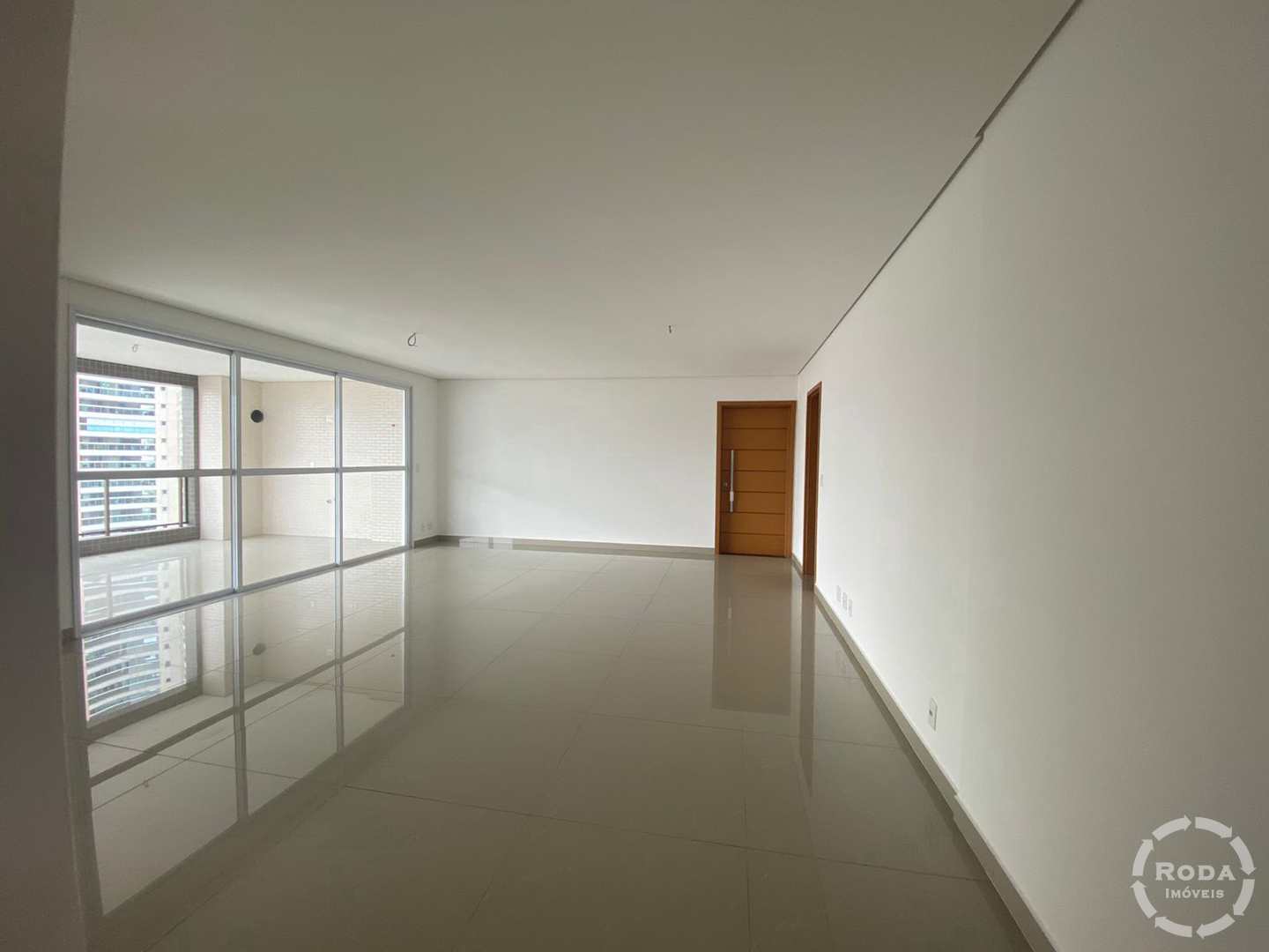 Apartamento à venda com 3 quartos, 210m² - Foto 2